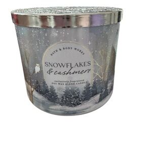 NEW Bath & Body Works Snowflakes & Cashmere Candle